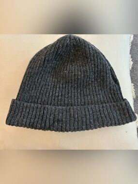 H&M Gray Ribbed Knit Beanie